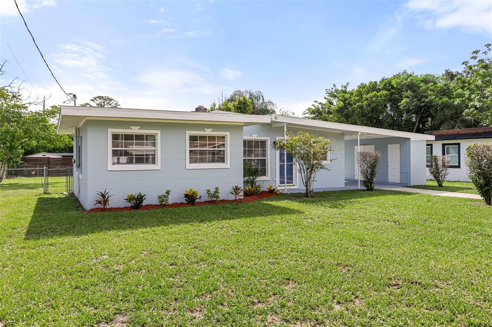 Single Family Residence in ORLANDO, FL - Daniel Dourado