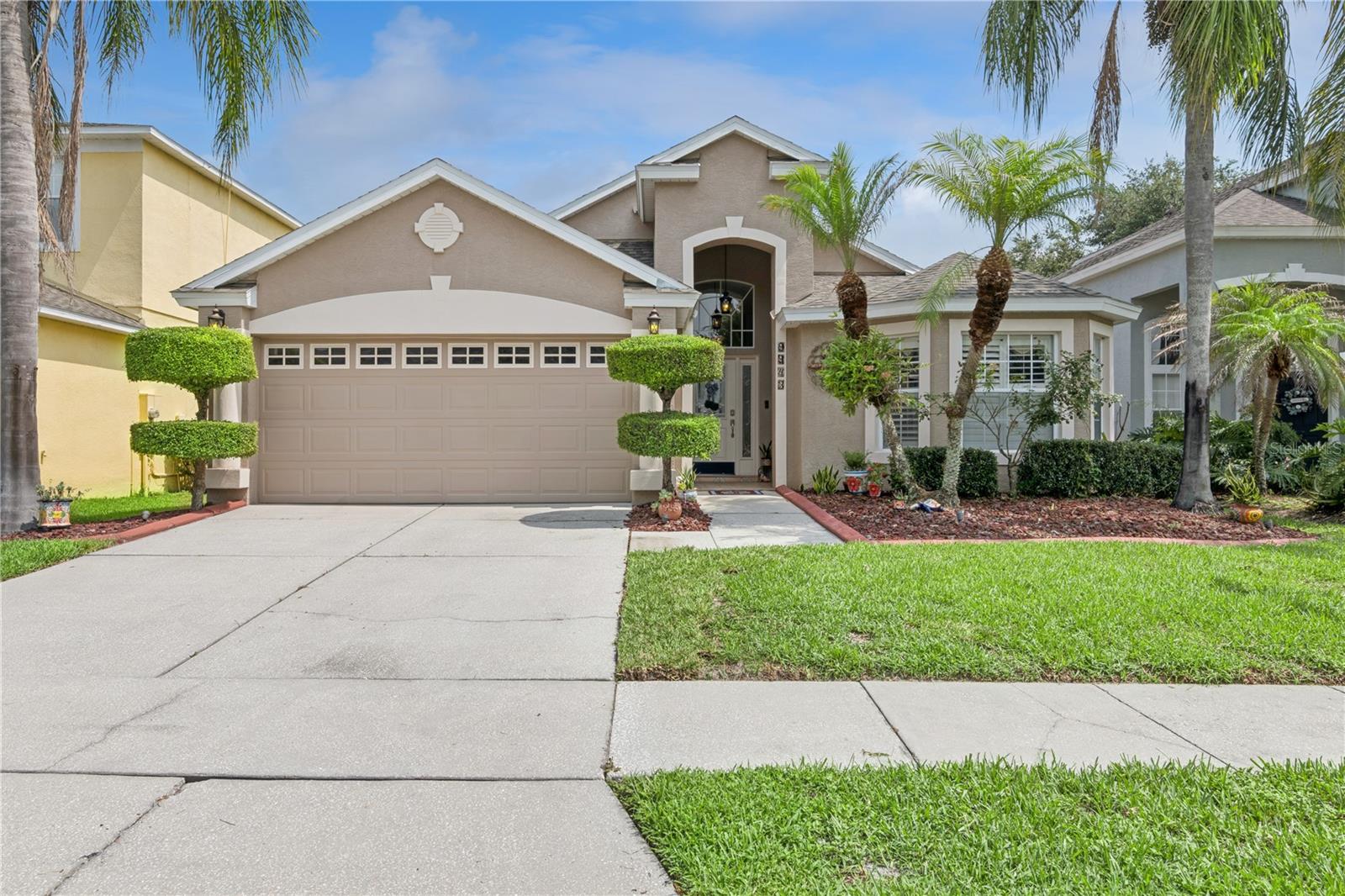 Single Family Residence in ORLANDO, FL - Daniel Dourado
