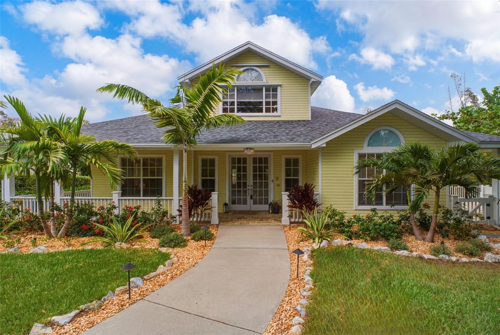Single Family Residence in CRYSTAL BEACH, FL - Daniel Dourado