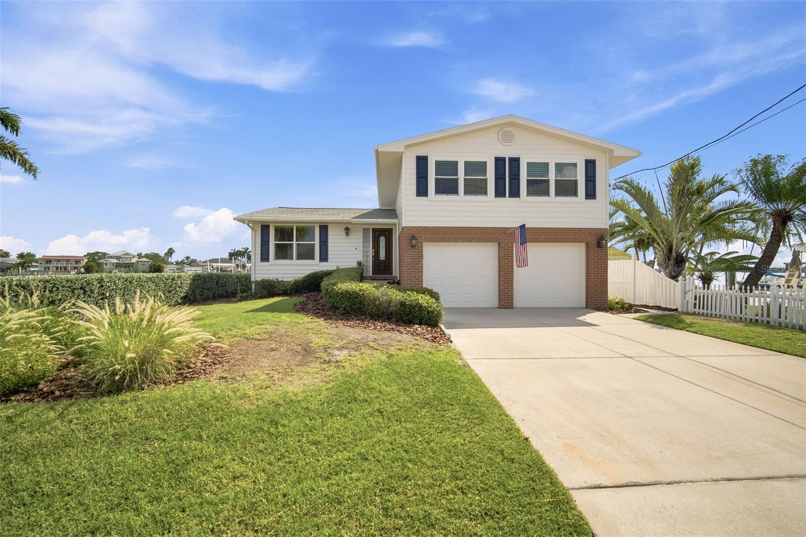 Single Family Residence em MADEIRA BEACH, FL - Daniel Dourado