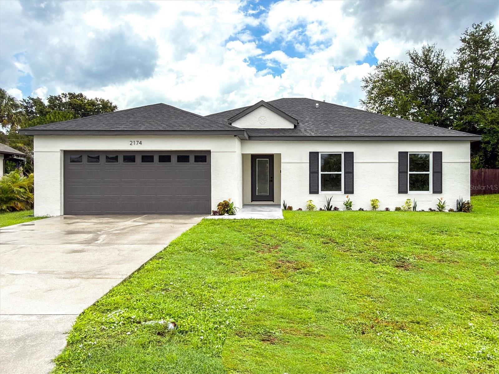 Single Family Residence in NORTH PORT, FL - Daniel Dourado