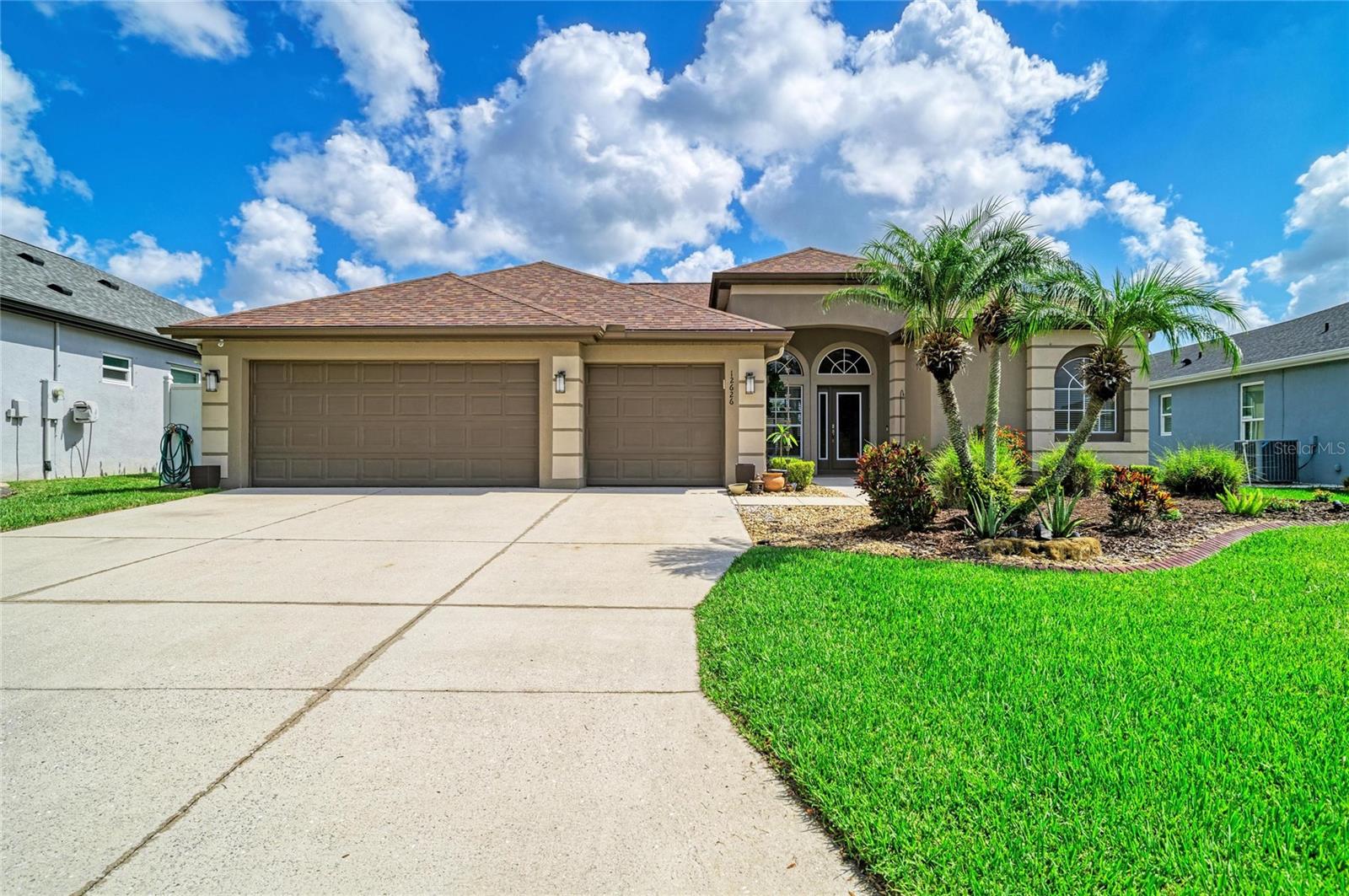 Single Family Residence in PARRISH, FL - Daniel Dourado