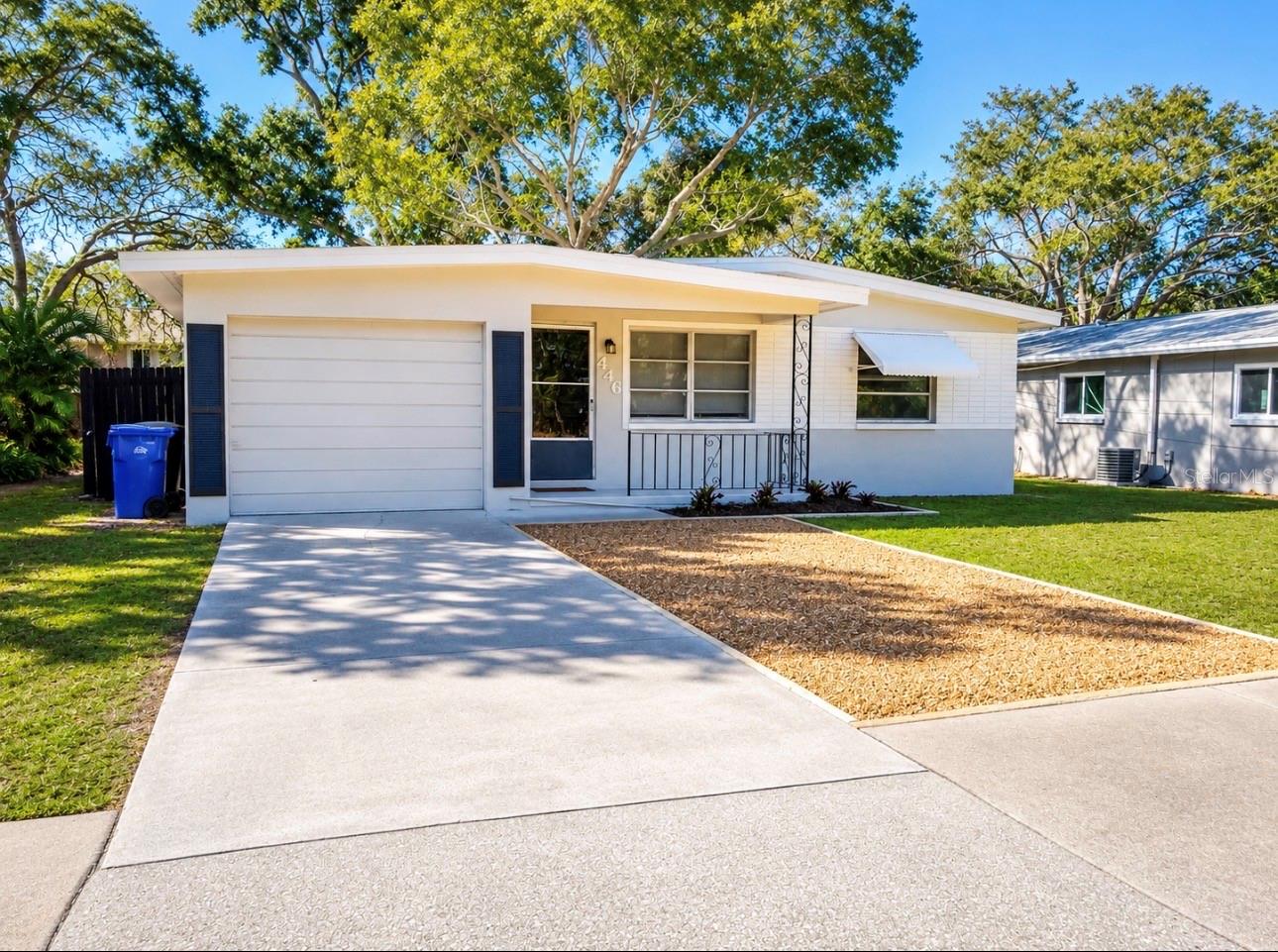 Single Family Residence em DUNEDIN, FL - Daniel Dourado