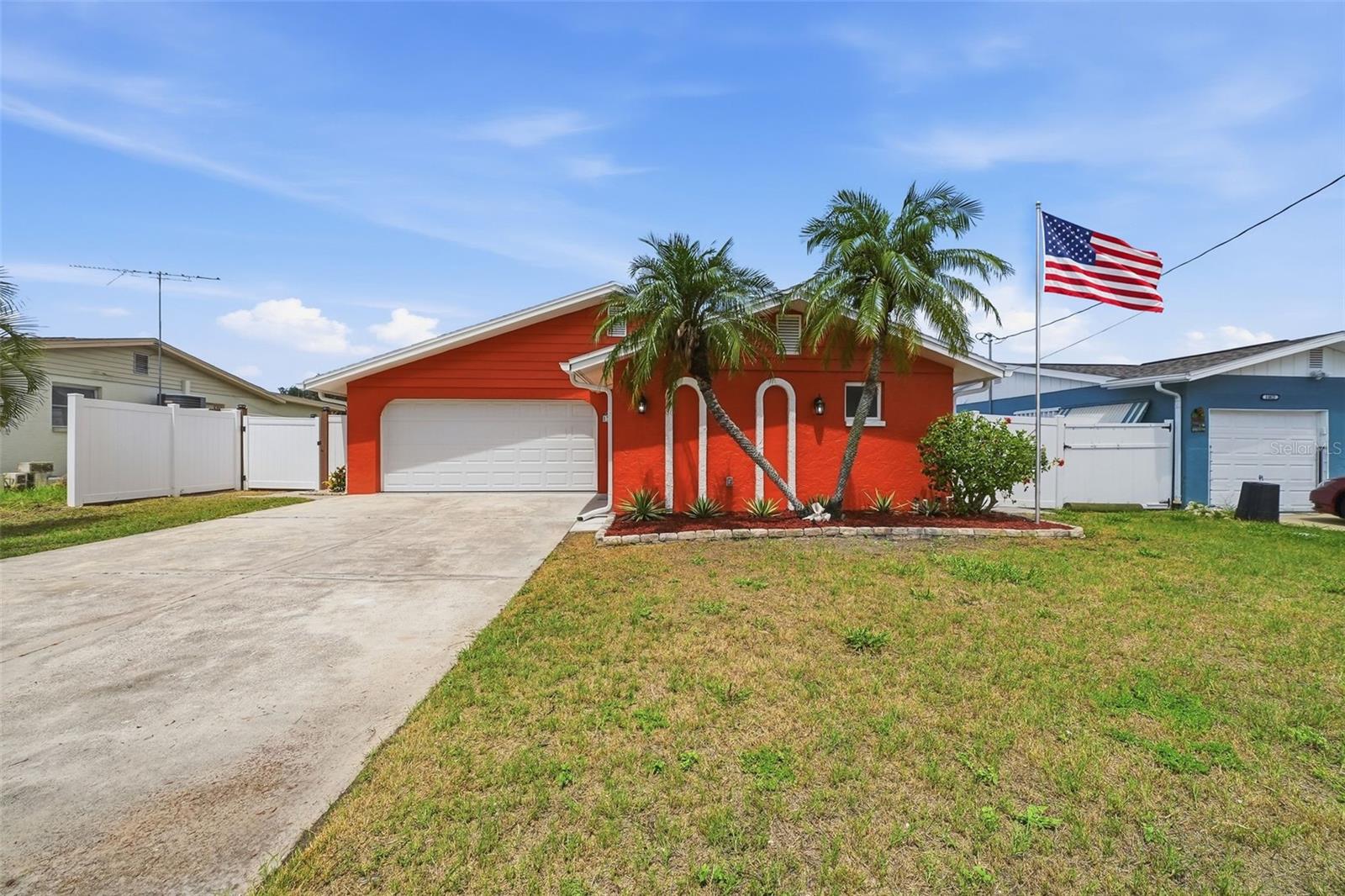 Single Family Residence in HUDSON, FL - Daniel Dourado