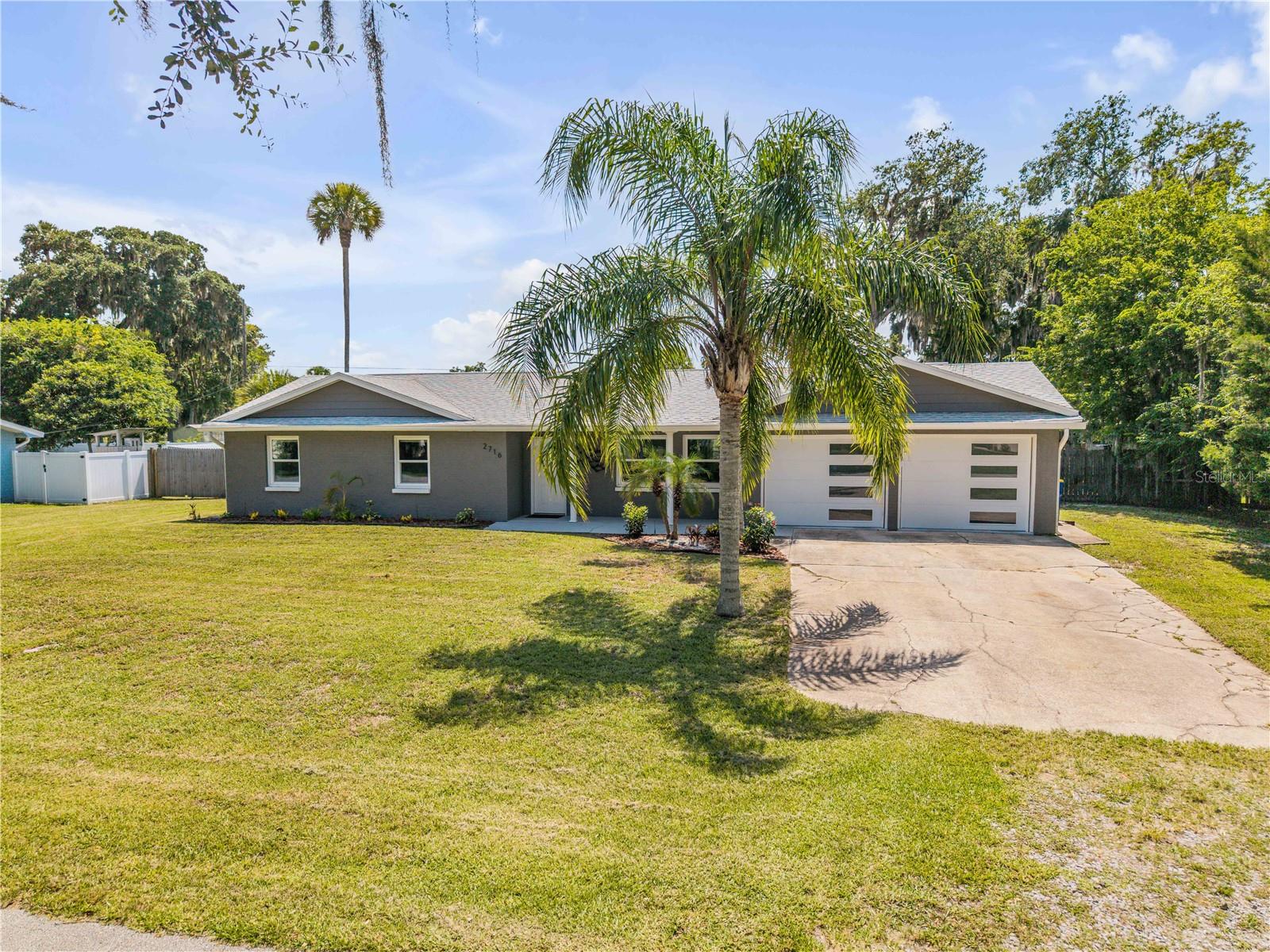 Single Family Residence em EDGEWATER, FL - Daniel Dourado