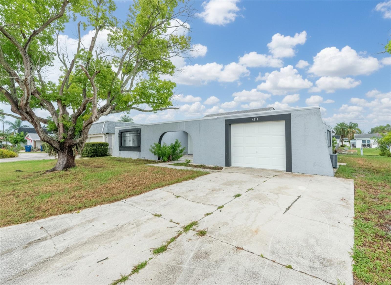 Single Family Residence em NEW PORT RICHEY, FL - Daniel Dourado