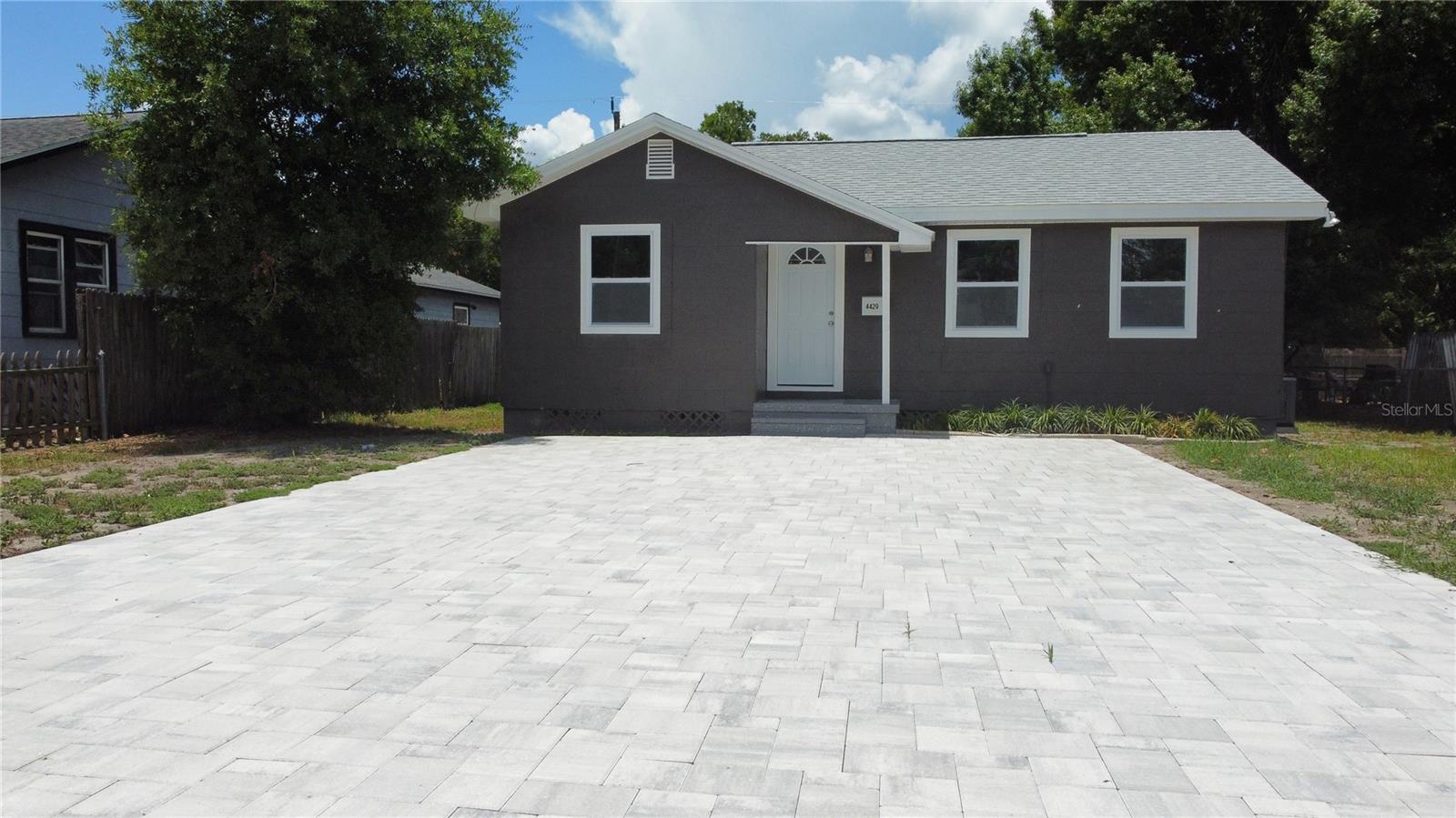 Single Family Residence em ST PETERSBURG, FL - Daniel Dourado