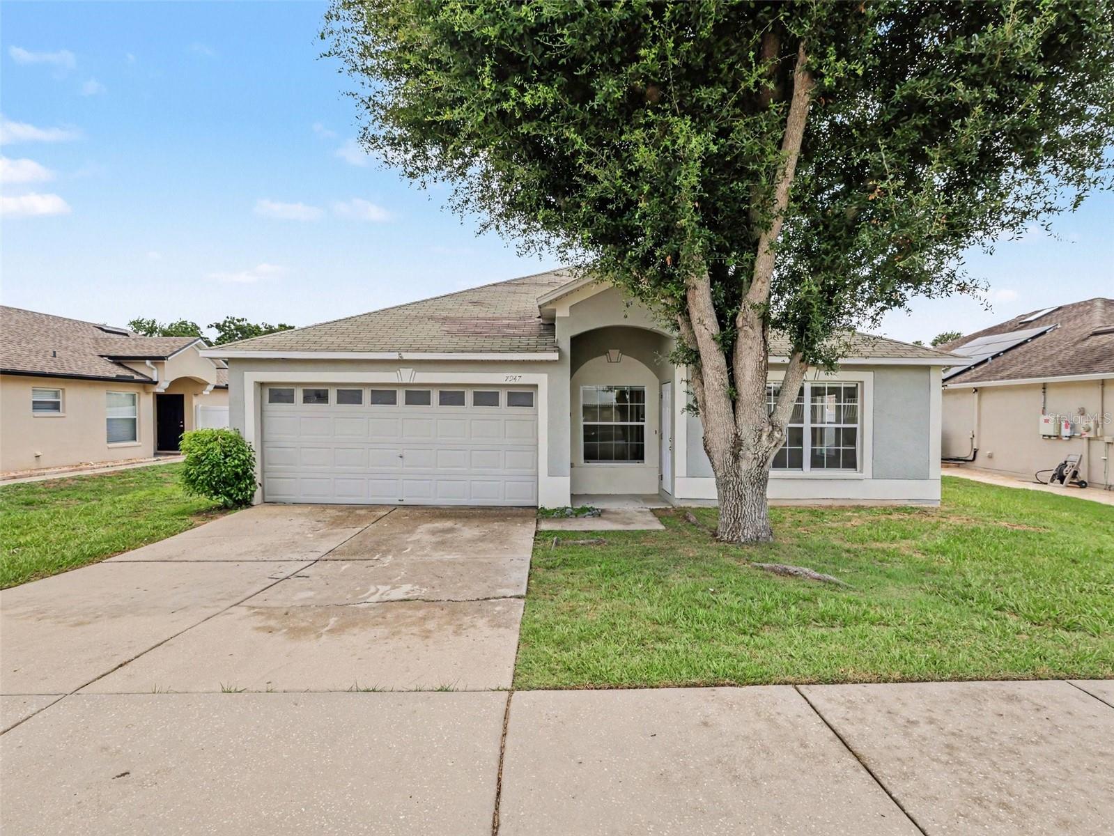 Single Family Residence in ZEPHYRHILLS, FL - Daniel Dourado