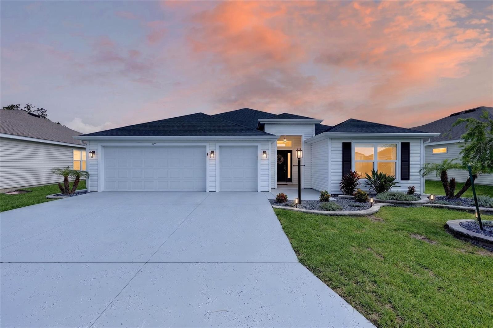 Single Family Residence in THE VILLAGES, FL - Daniel Dourado