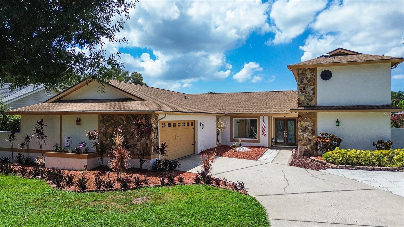 Single Family Residence in PALM HARBOR, FL - Daniel Dourado