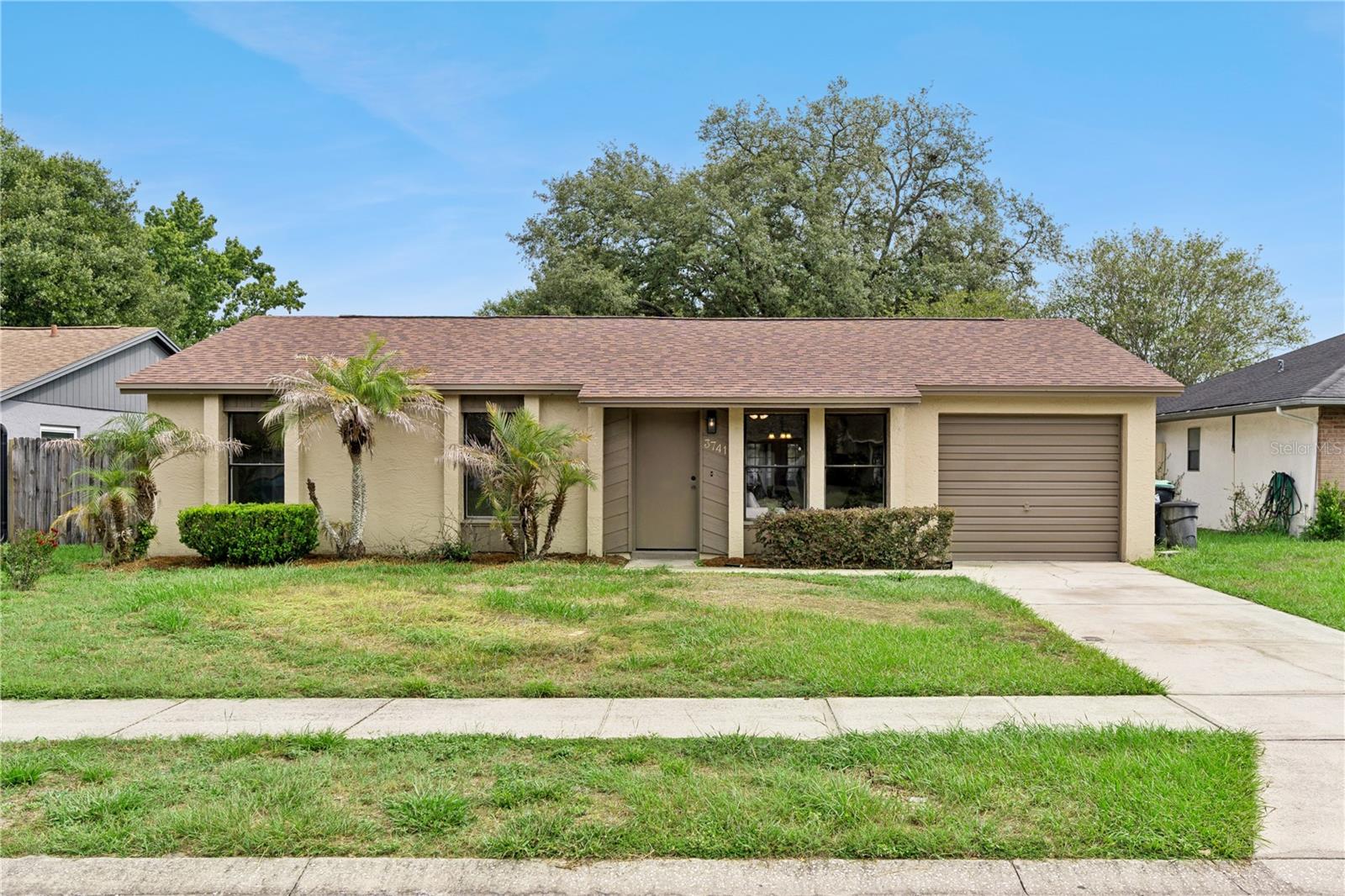 Single Family Residence in ORLANDO, FL - Daniel Dourado