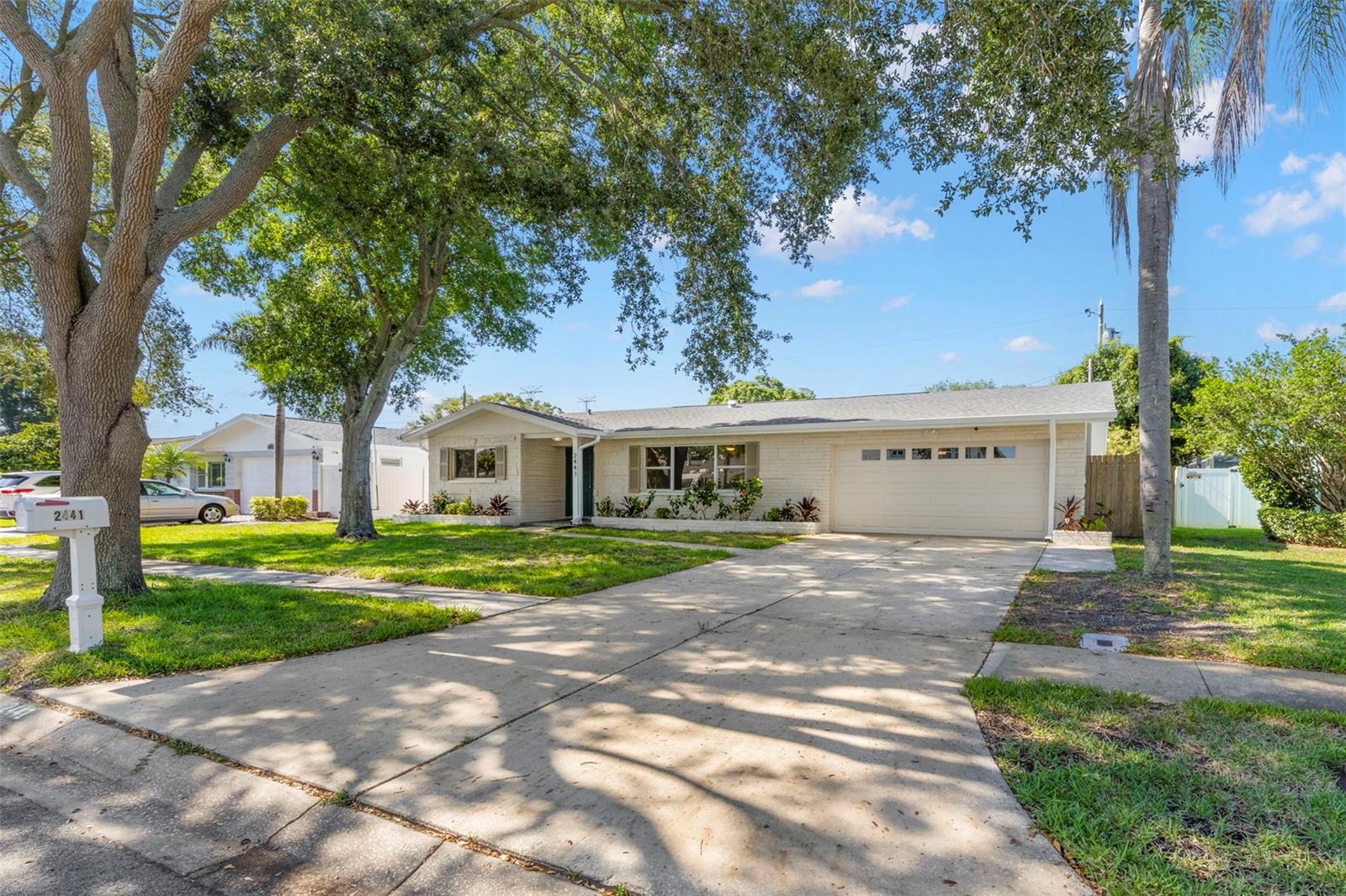 Single Family Residence em CLEARWATER, FL - Daniel Dourado