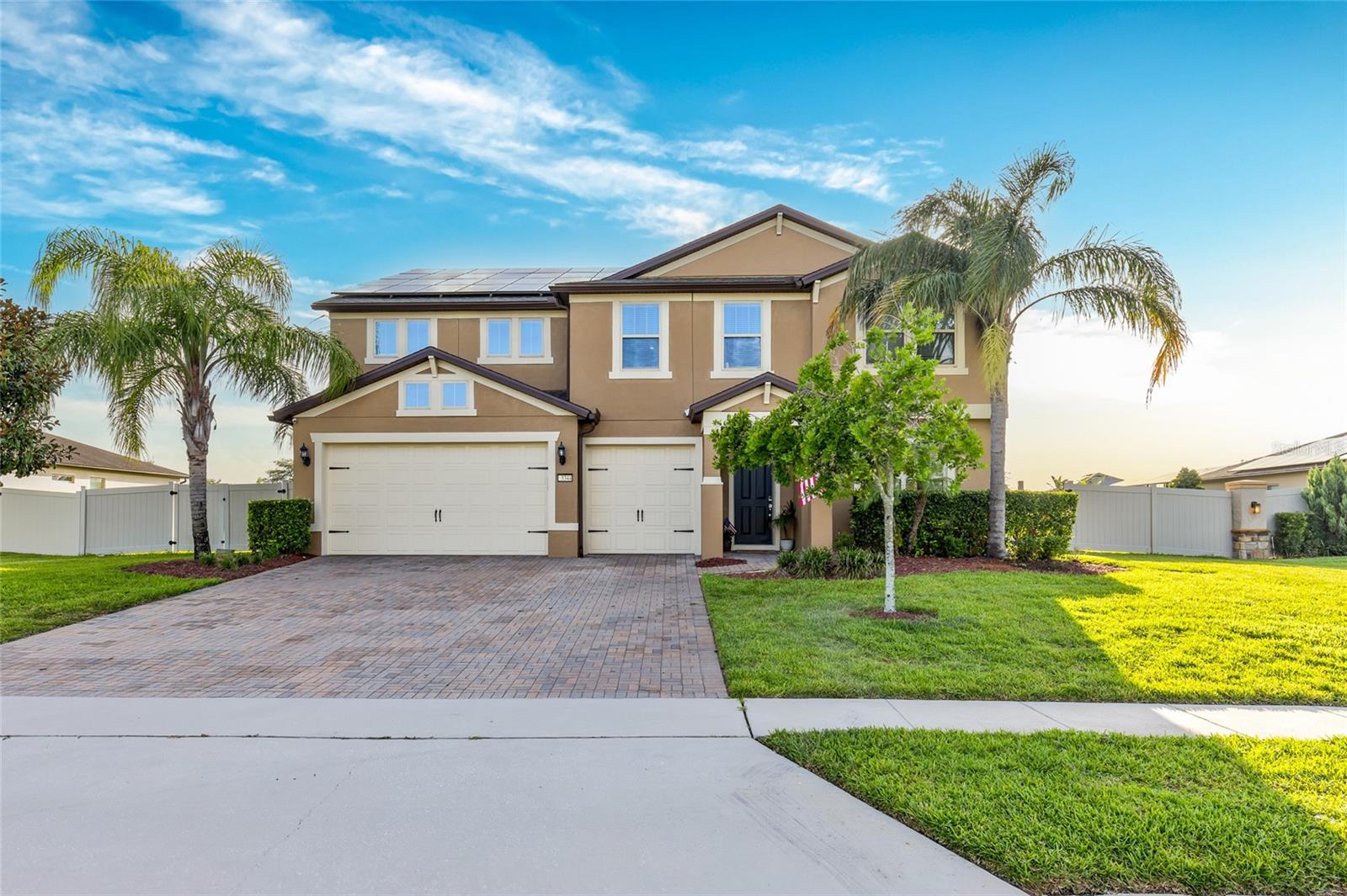 Single Family Residence in ORLANDO, FL - Daniel Dourado