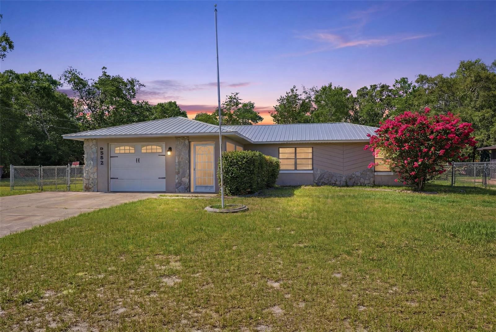 Single Family Residence in HOMOSASSA, FL - Daniel Dourado