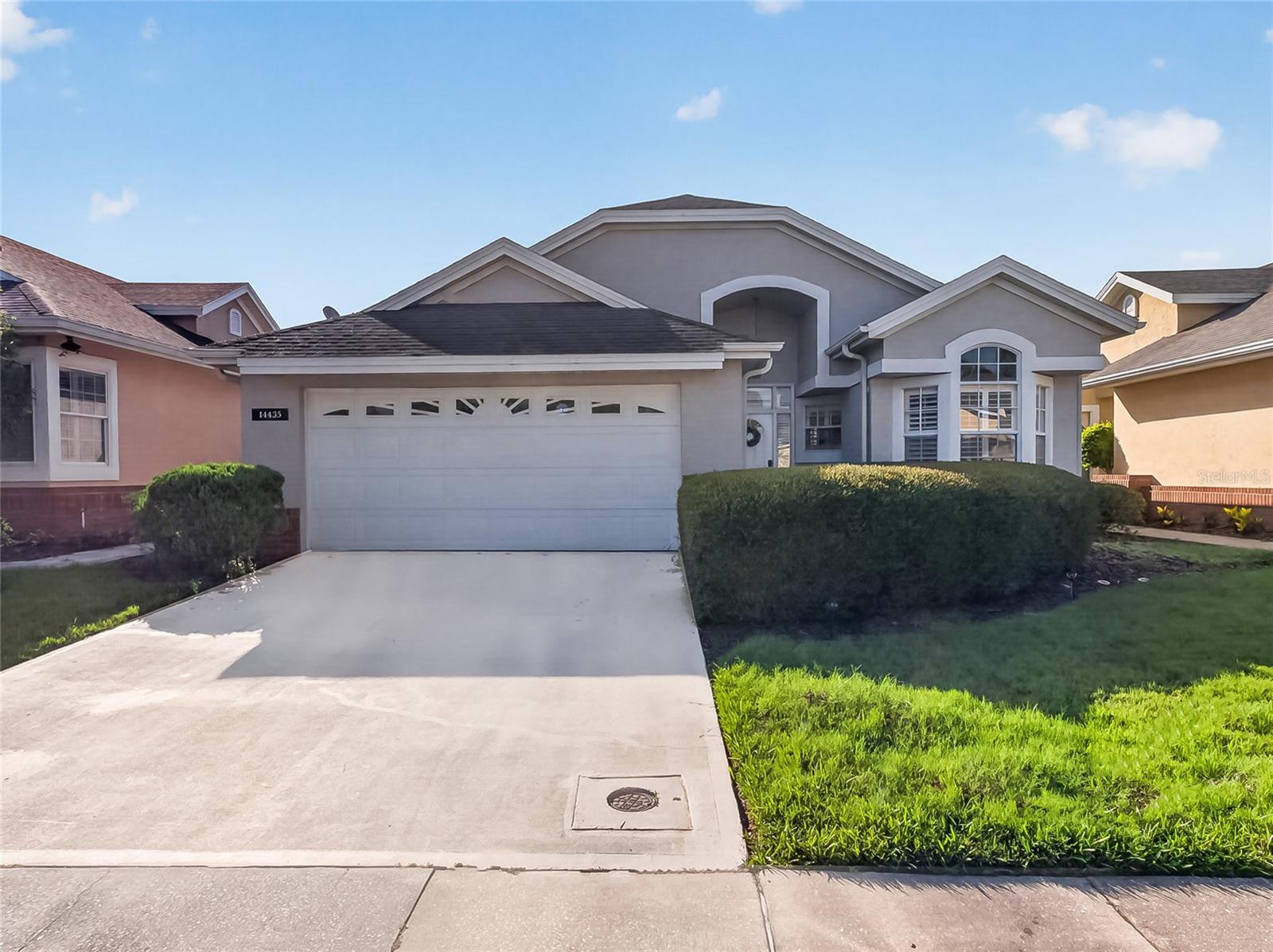 Single Family Residence in ORLANDO, FL - Daniel Dourado