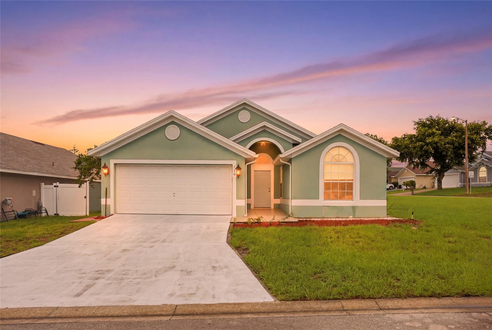 Single Family Residence em DAVENPORT, FL - Daniel Dourado