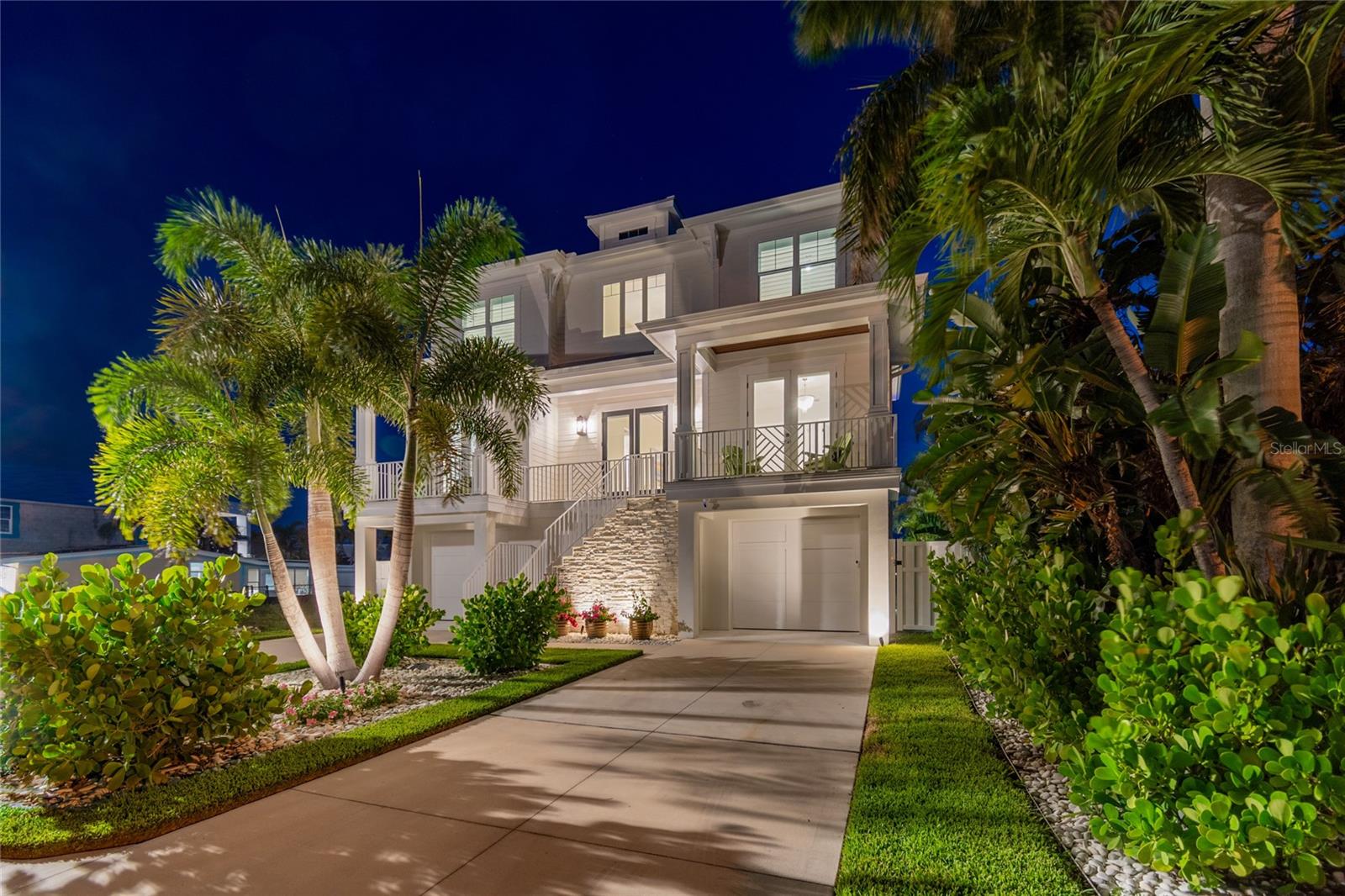 Single Family Residence em REDINGTON SHORES, FL - Daniel Dourado
