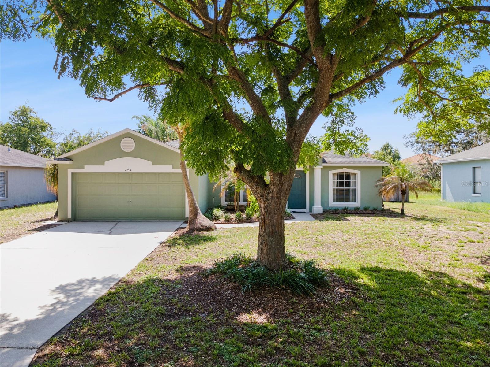 Single Family Residence em DAVENPORT, FL - Daniel Dourado