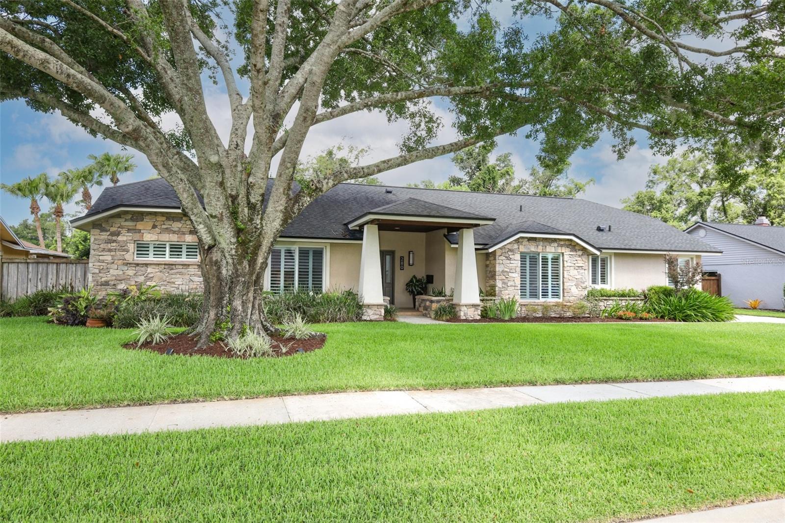 Single Family Residence em ALTAMONTE SPRINGS, FL - Daniel Dourado