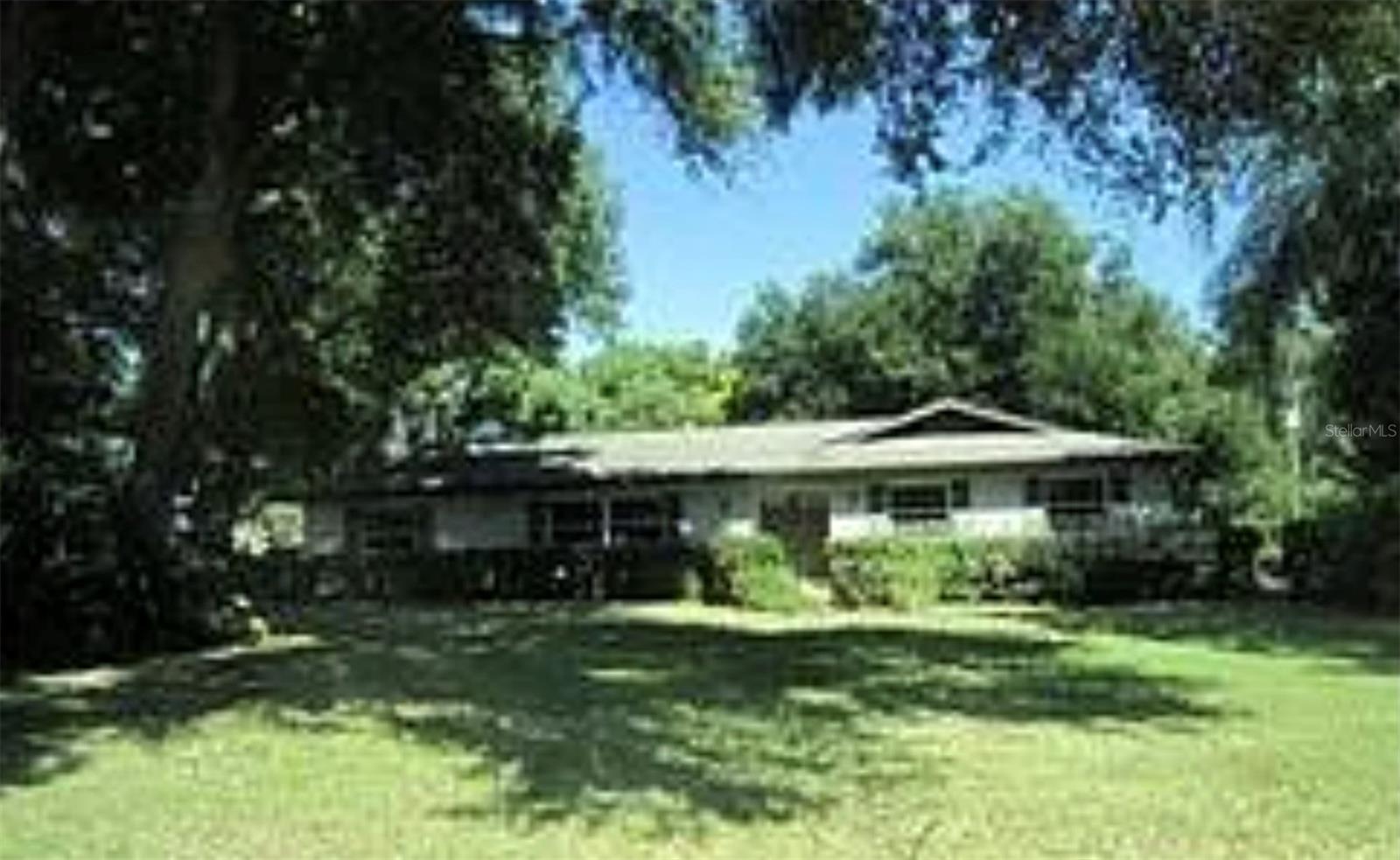 Single Family Residence in ORLANDO, FL - Daniel Dourado