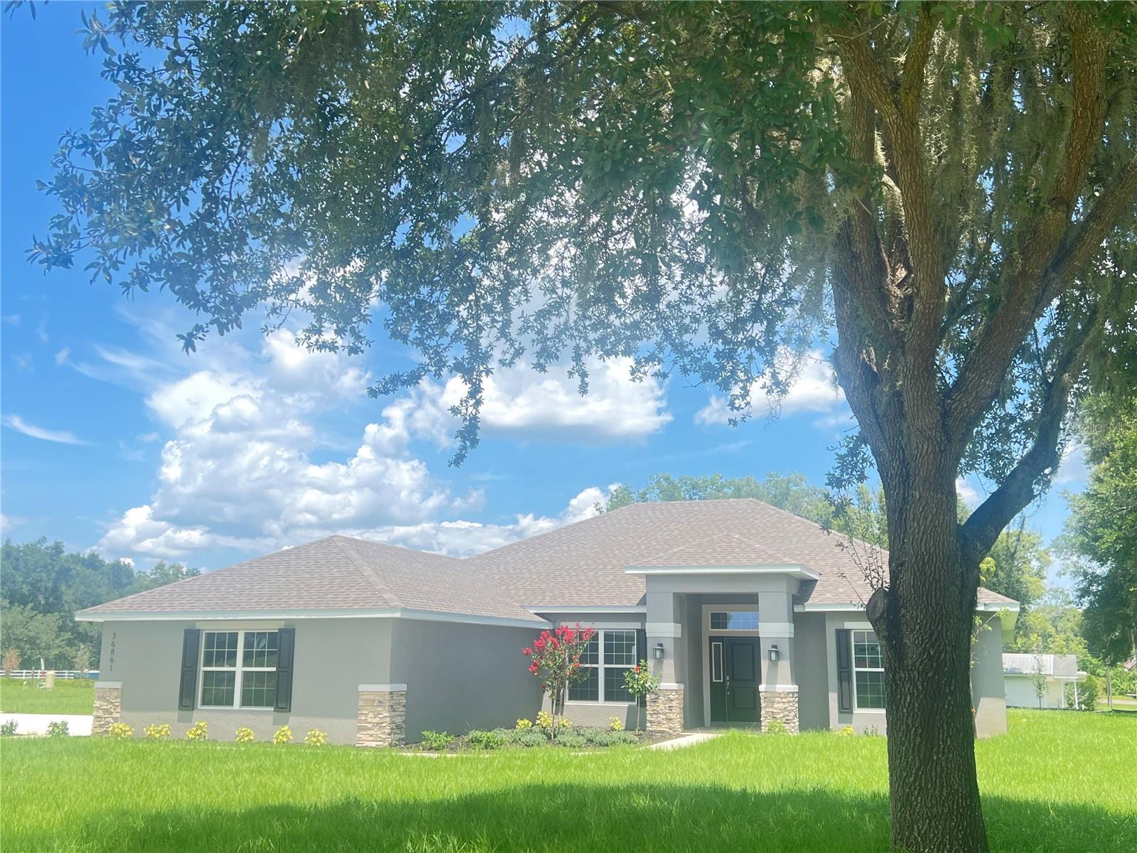 Single Family Residence in DADE CITY, FL - Daniel Dourado