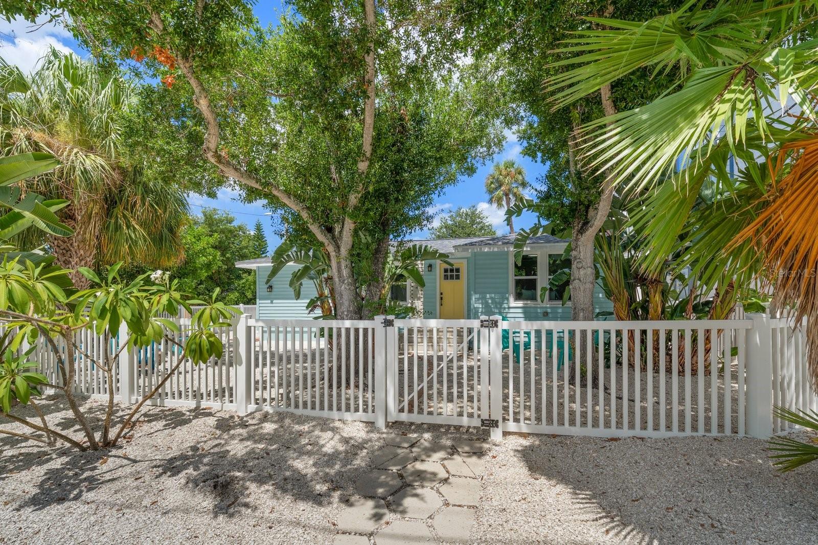 Single Family Residence em DUNEDIN, FL - Daniel Dourado