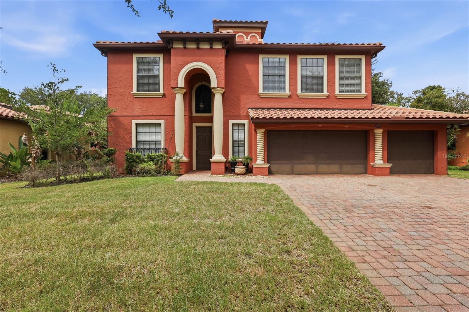 Single Family Residence in DEBARY, FL - Daniel Dourado