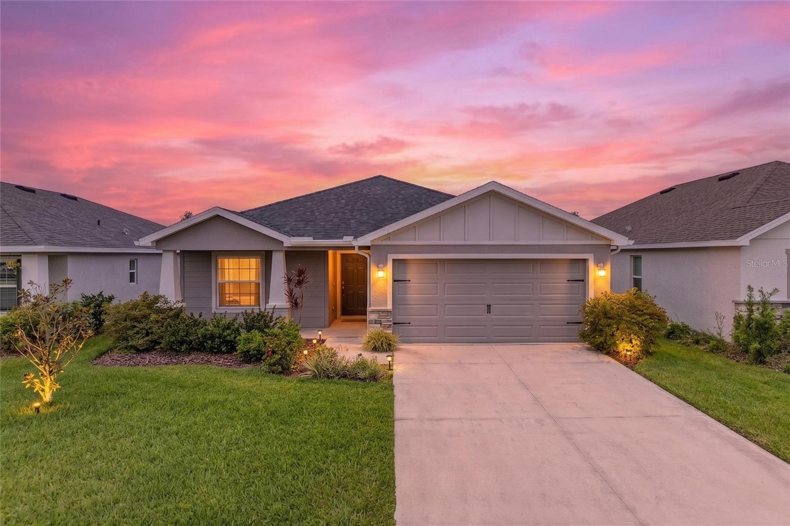 Single Family Residence in PARRISH, FL - Daniel Dourado