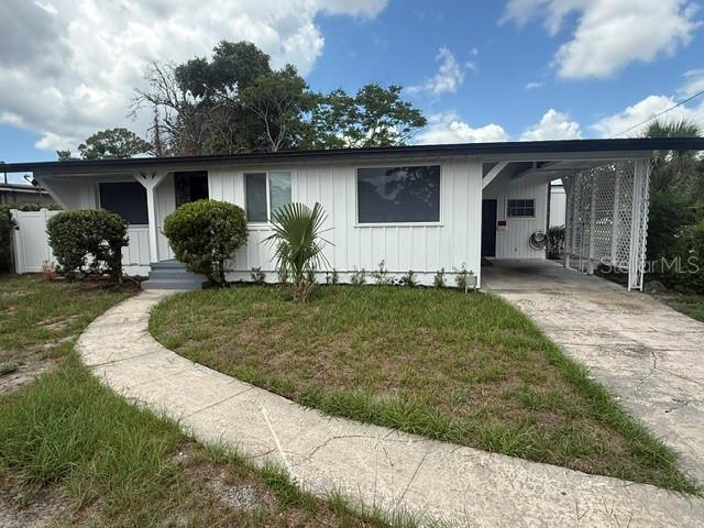 Single Family Residence in ORLANDO, FL - Daniel Dourado