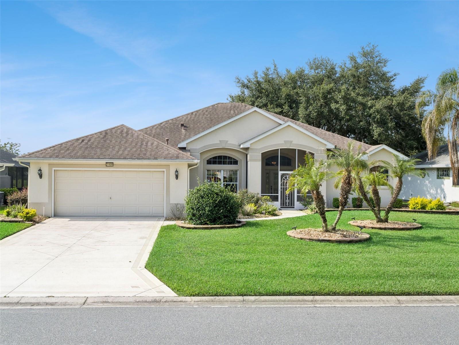 Single Family Residence in LEESBURG, FL - Daniel Dourado