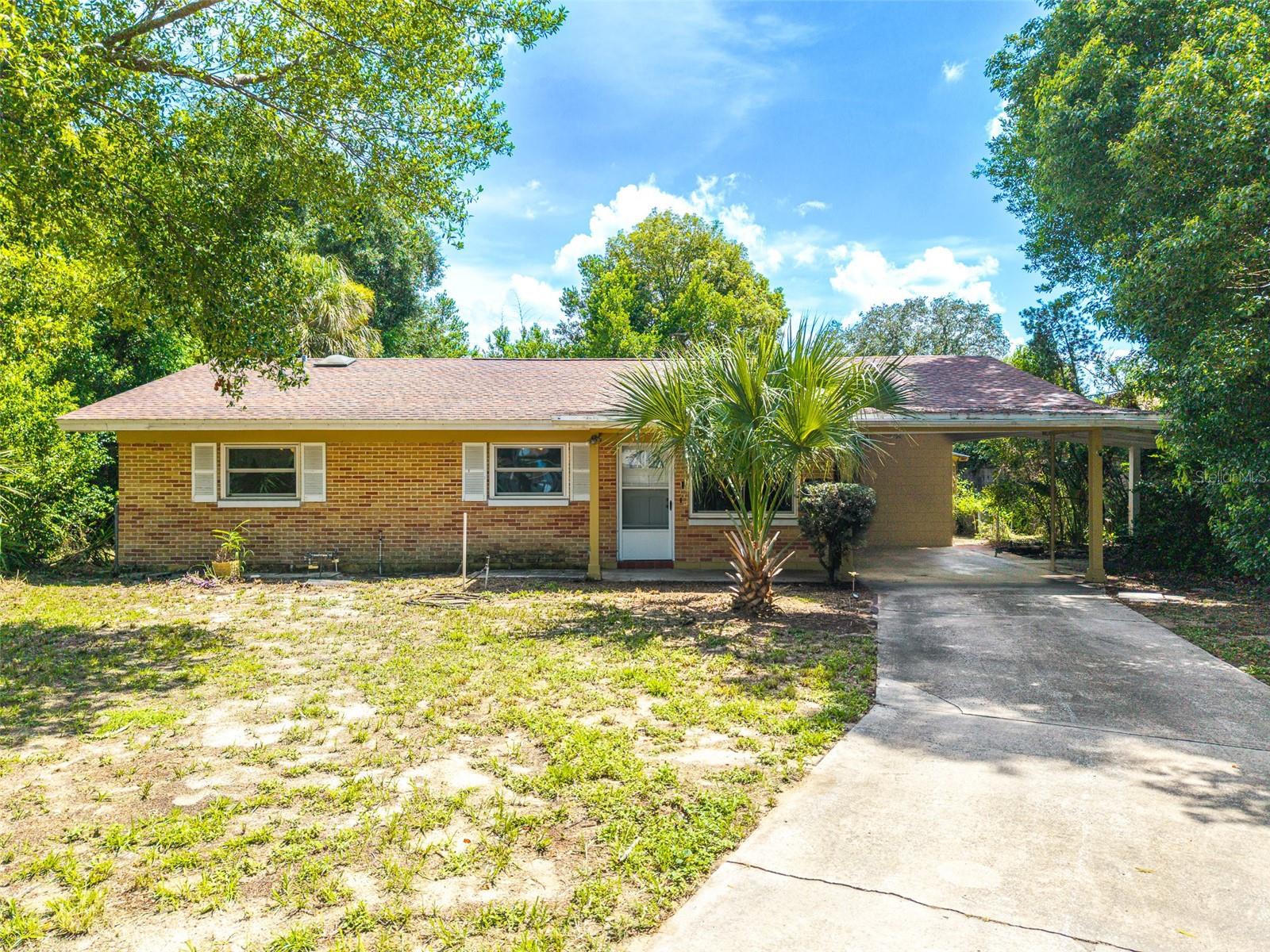 Single Family Residence in WINTER HAVEN, FL - Daniel Dourado