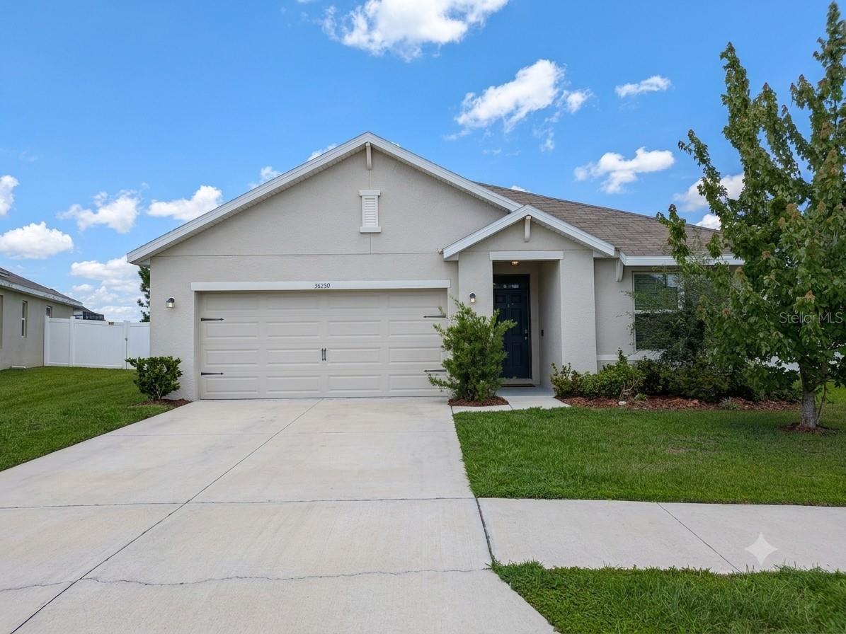 Single Family Residence em ZEPHYRHILLS, FL - Daniel Dourado