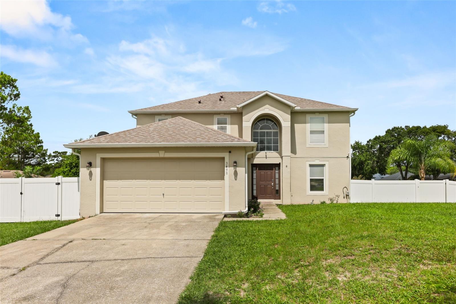 Single Family Residence in DELTONA, FL - Daniel Dourado