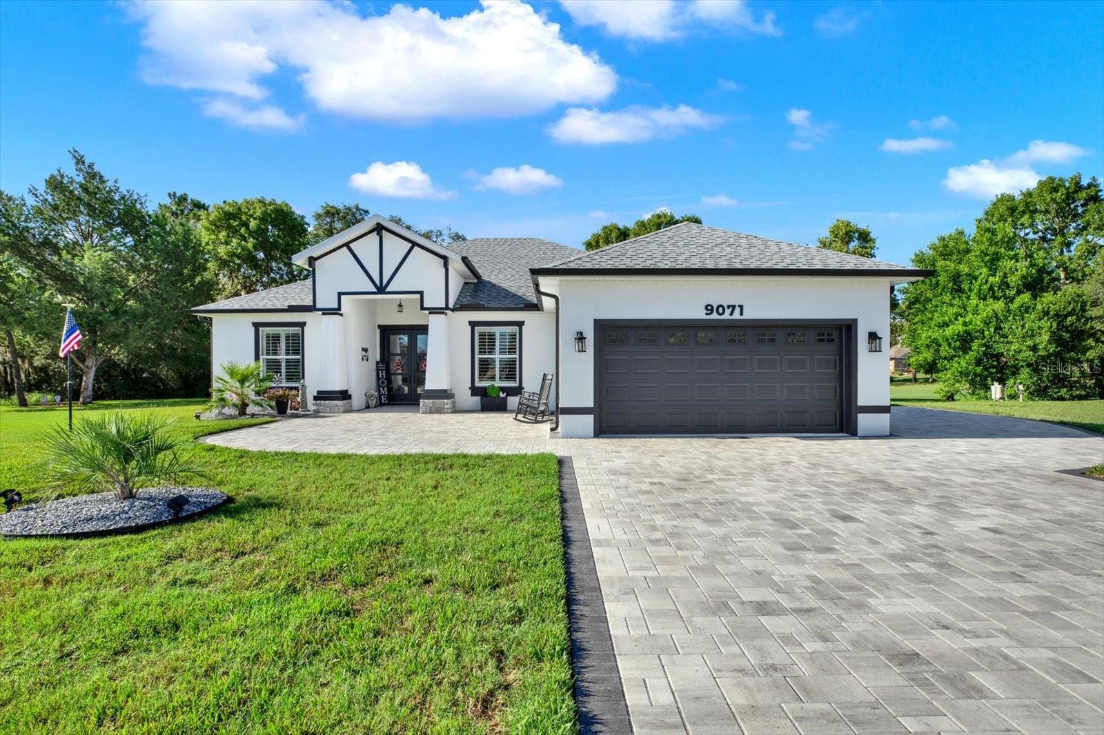 Single Family Residence em WEEKI WACHEE, FL - Daniel Dourado