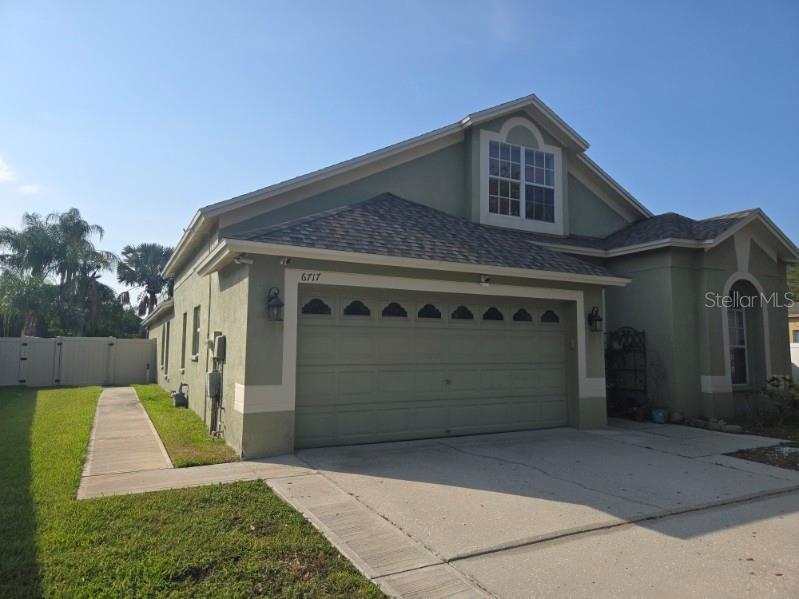 Single Family Residence in APOLLO BEACH, FL - Daniel Dourado