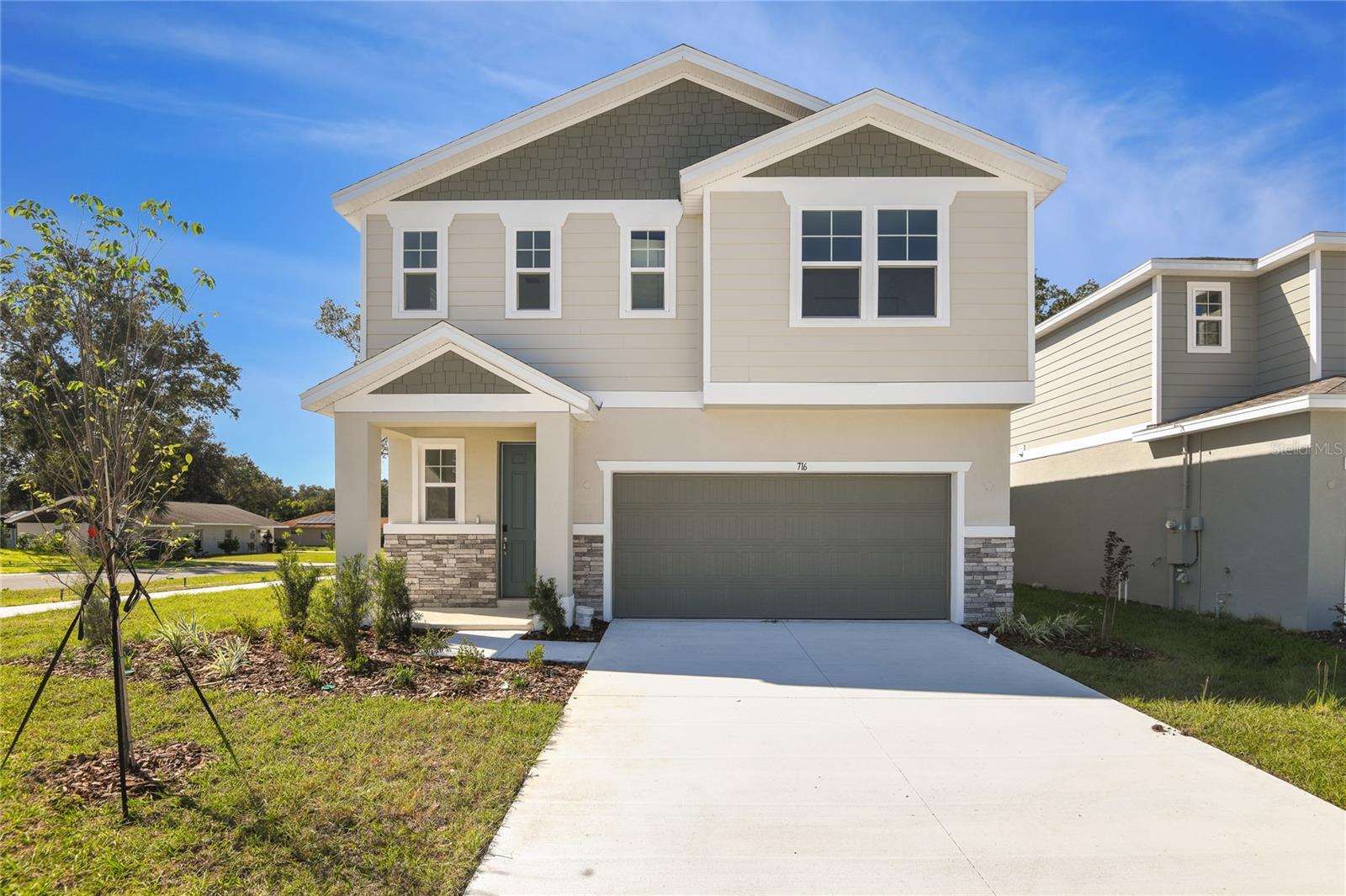 Single Family Residence in DUNDEE, FL - Daniel Dourado