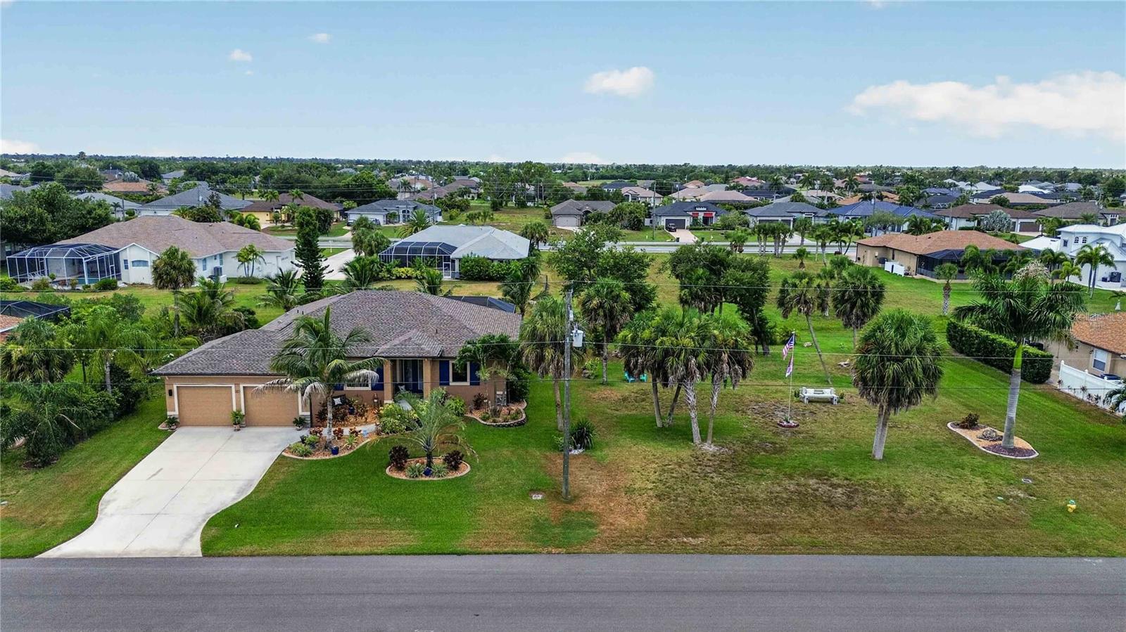 Single Family Residence em ROTONDA WEST, FL - Daniel Dourado