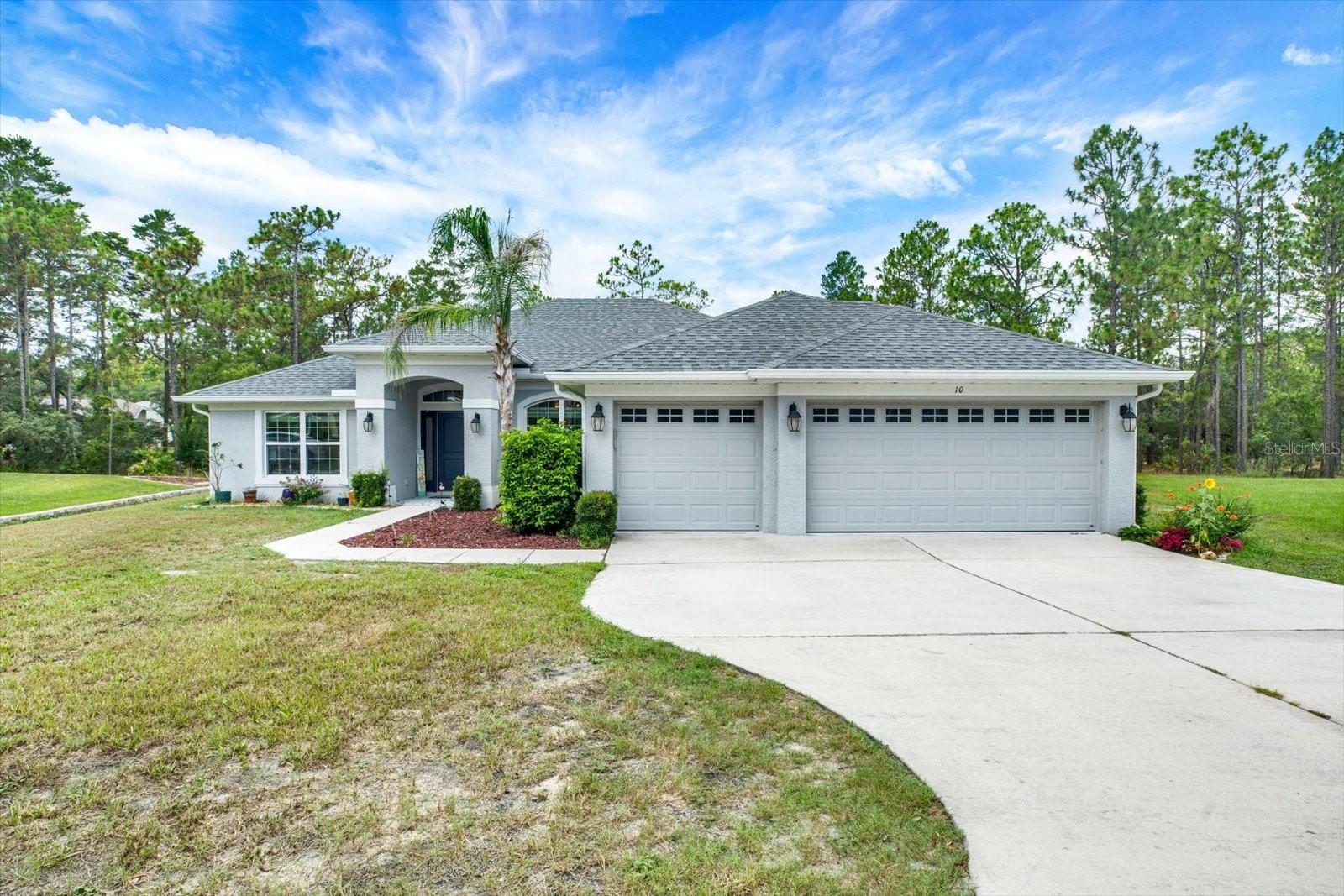 Single Family Residence in HOMOSASSA, FL - Daniel Dourado