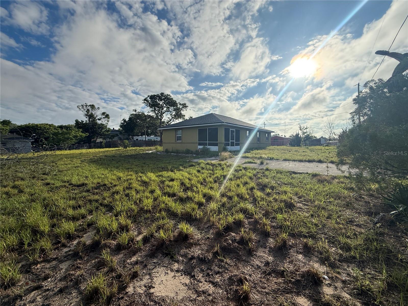 Single Family Residence em LAKE WALES, FL - Daniel Dourado