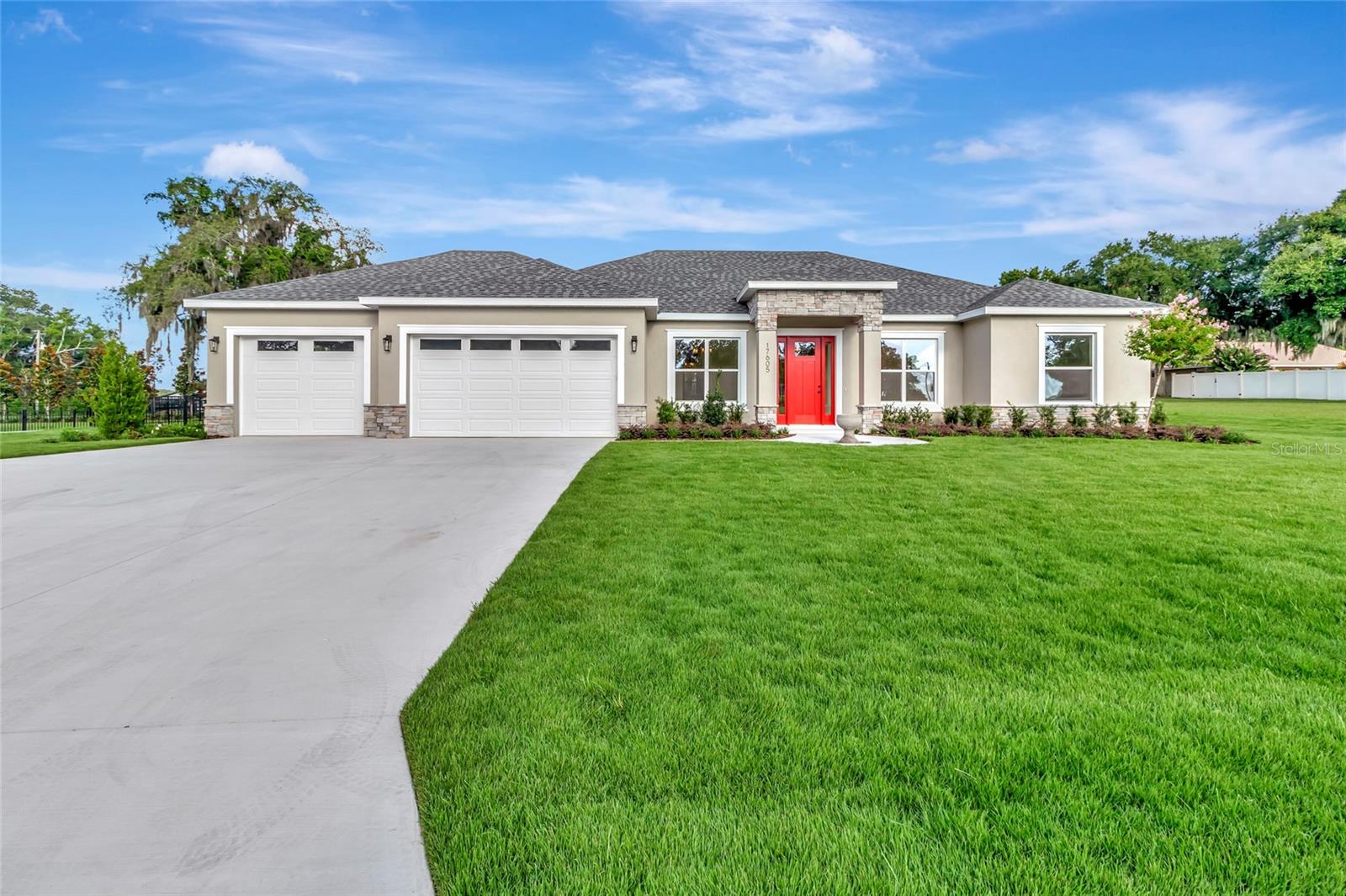 Single Family Residence in MONTVERDE, FL - Daniel Dourado