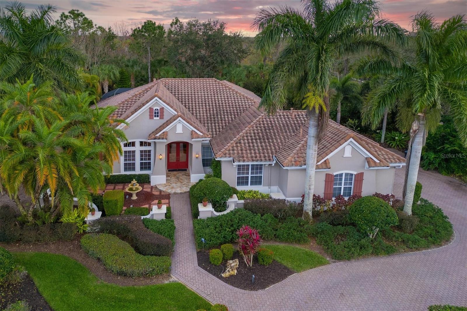 Single Family Residence in BRADENTON, FL - Daniel Dourado