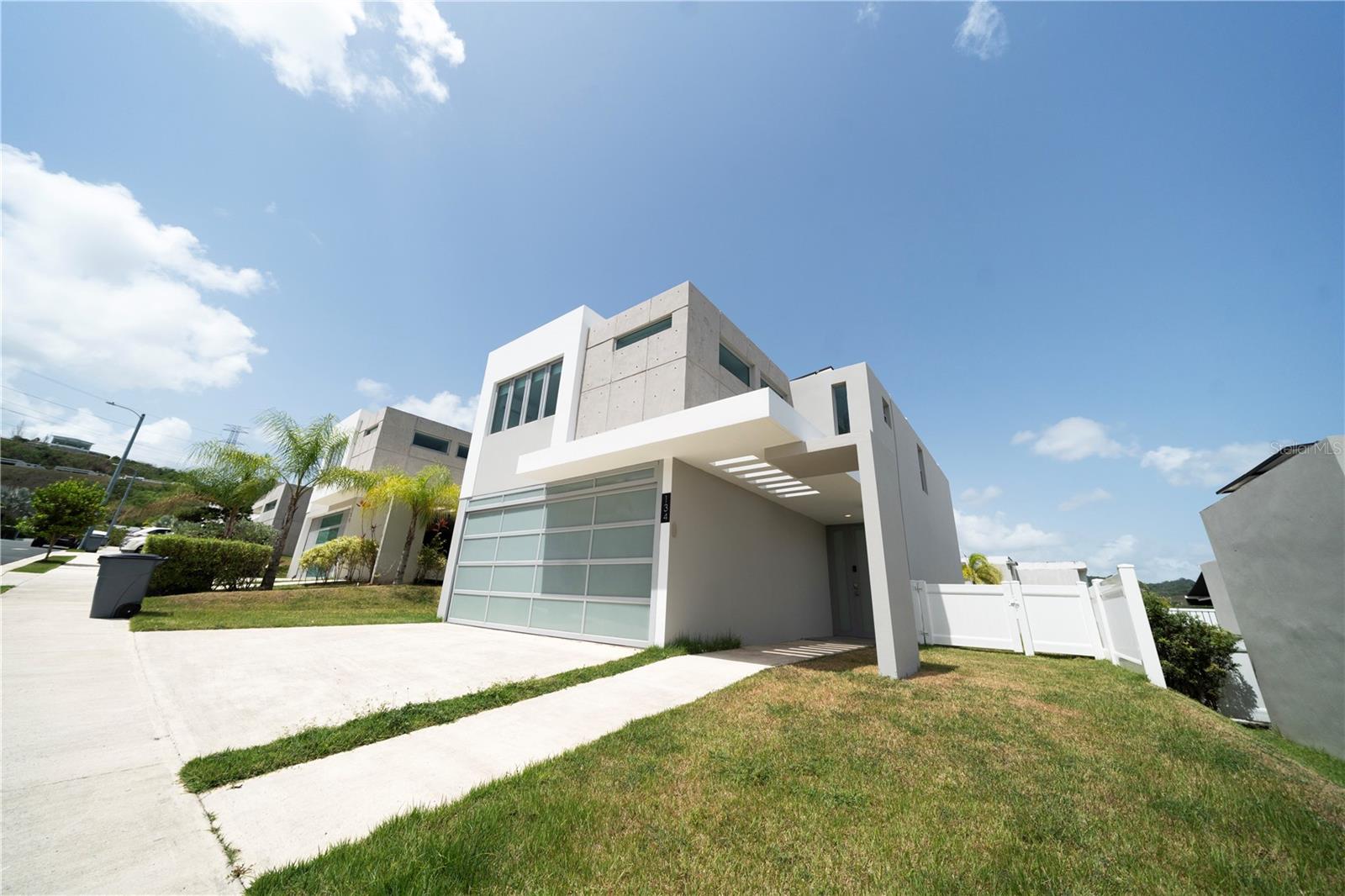 Single Family Residence in GUAYNABO, PR - Daniel Dourado