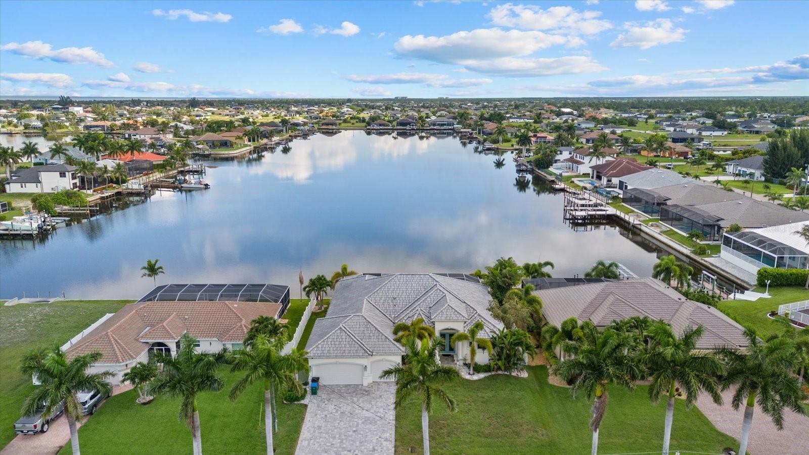 Single Family Residence em CAPE CORAL, FL - Daniel Dourado