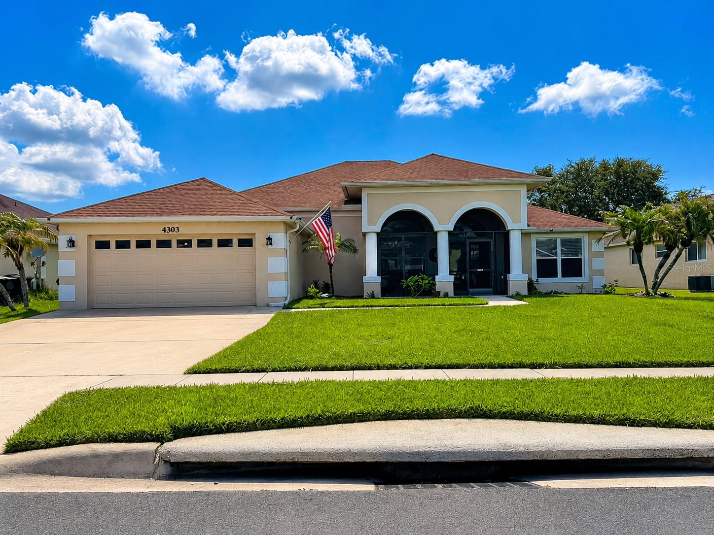 Single Family Residence em ST CLOUD, FL - Daniel Dourado