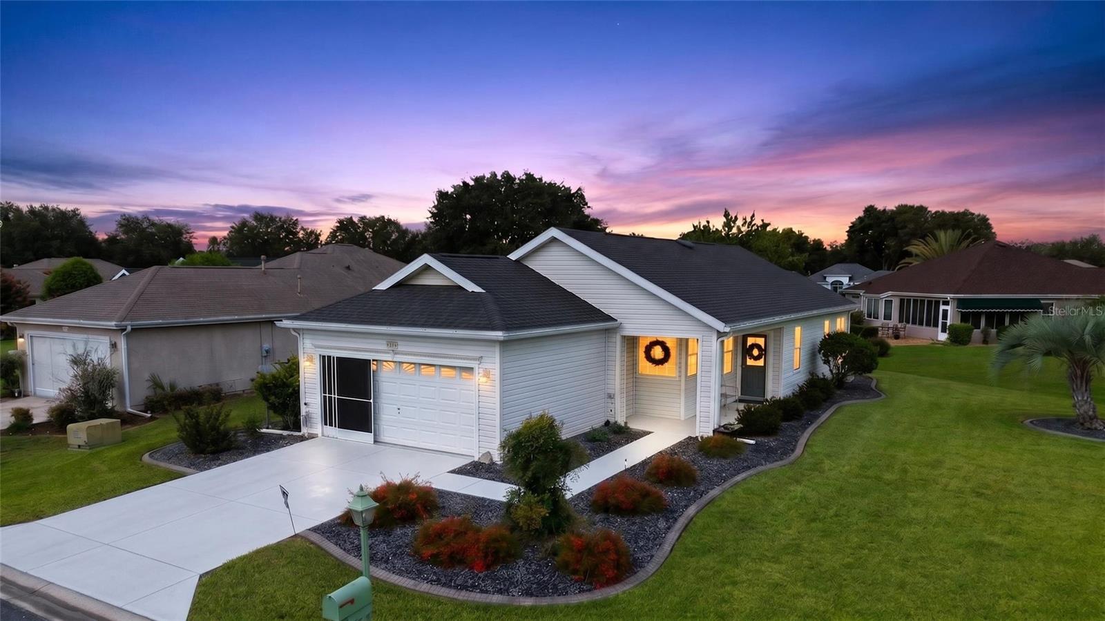 Single Family Residence in SUMMERFIELD, FL - Daniel Dourado