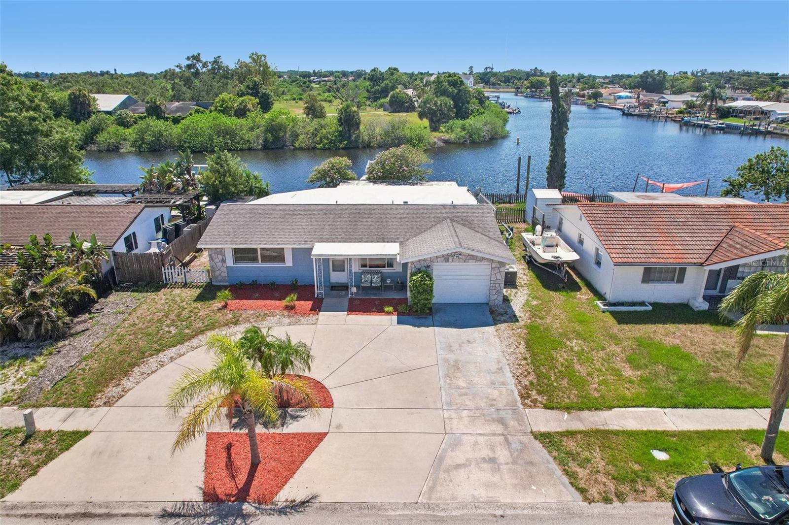 Single Family Residence em HOLIDAY, FL - Daniel Dourado