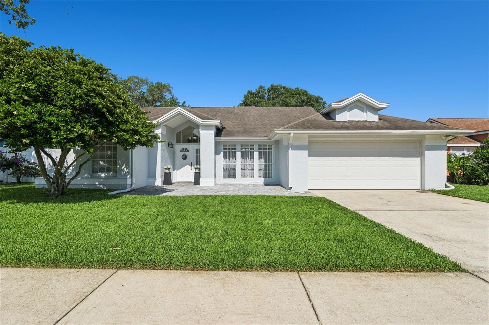 Single Family Residence in OVIEDO, FL - Daniel Dourado