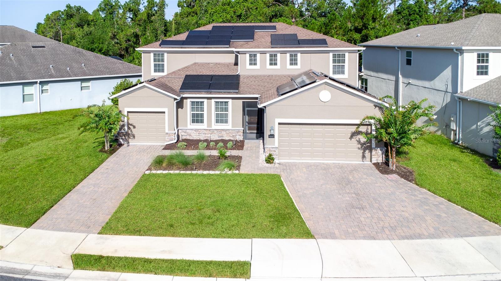 Single Family Residence in DAVENPORT, FL - Daniel Dourado