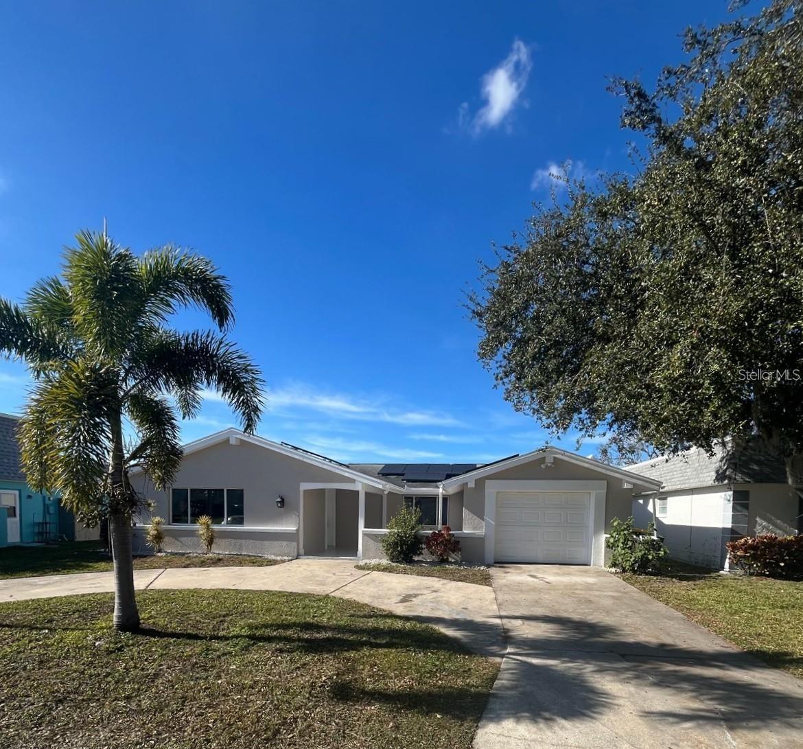 Single Family Residence em NEW PORT RICHEY, FL - Daniel Dourado
