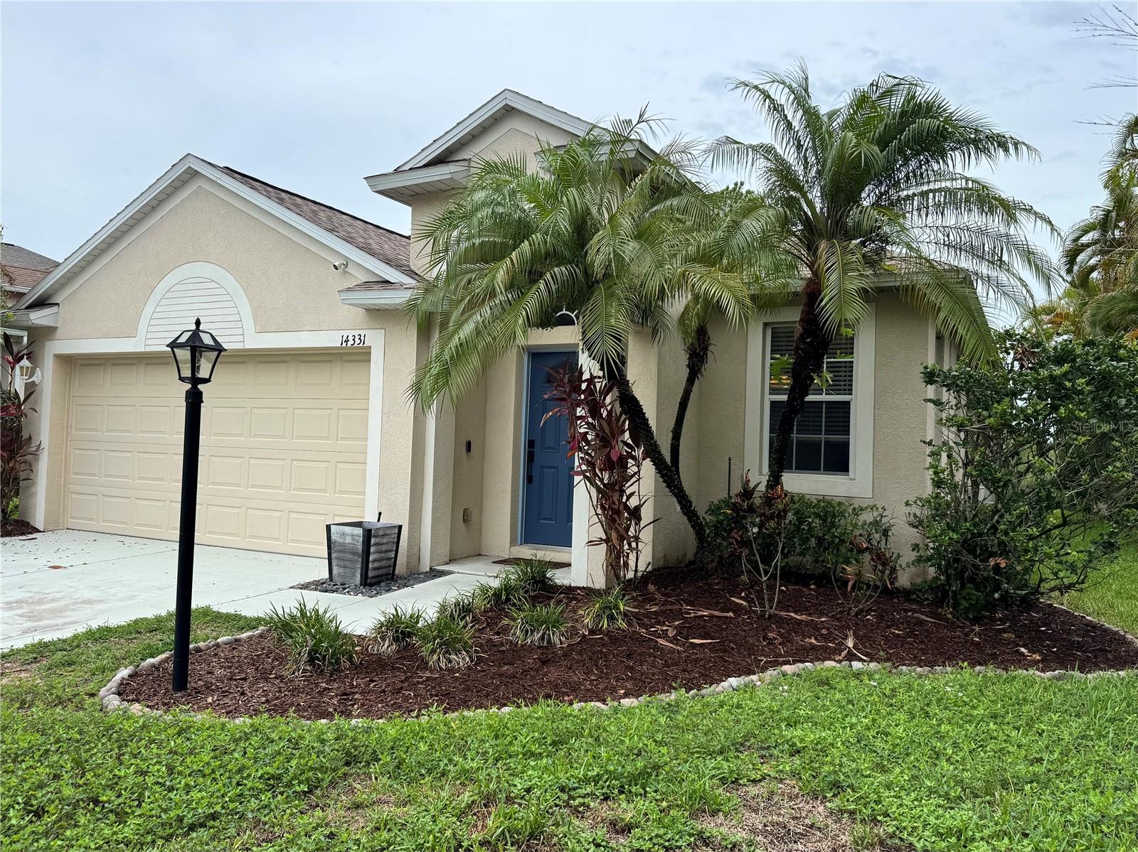 Single Family Residence in BRADENTON, FL - Daniel Dourado